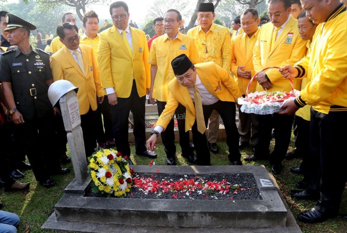 Ziarah ke Makam Pahlawan, Tepat di Usia Golkar Ke-52